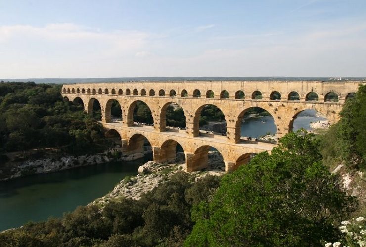 Prime note per una possibile storia degli acquedotti italiani